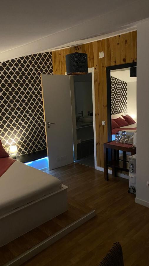 Brandao House Vandrerhjem Caparica Eksteriør bilde