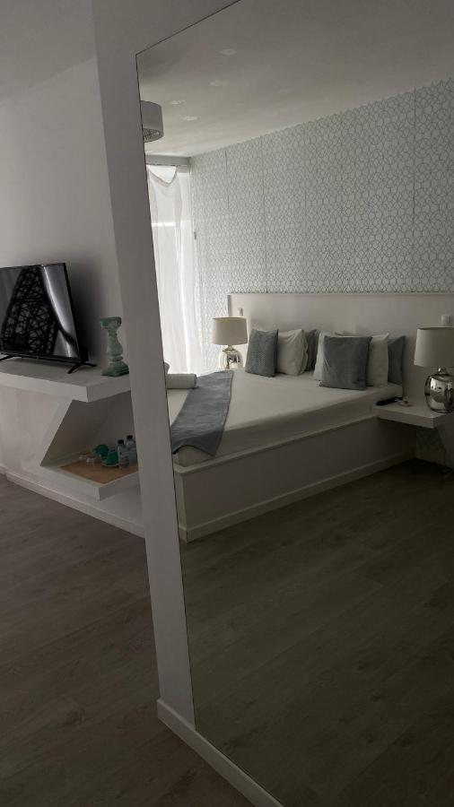 Brandao House Vandrerhjem Caparica Eksteriør bilde