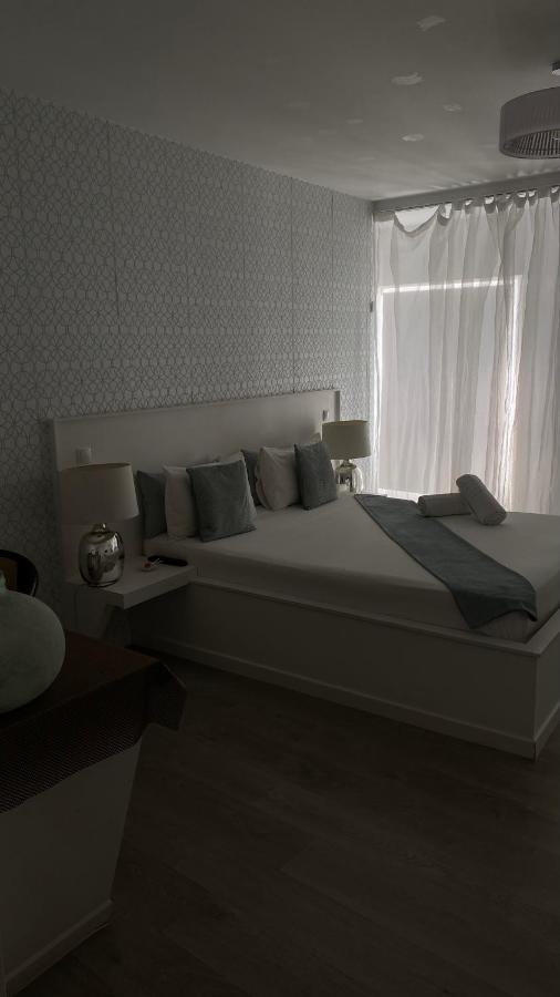 Brandao House Vandrerhjem Caparica Eksteriør bilde