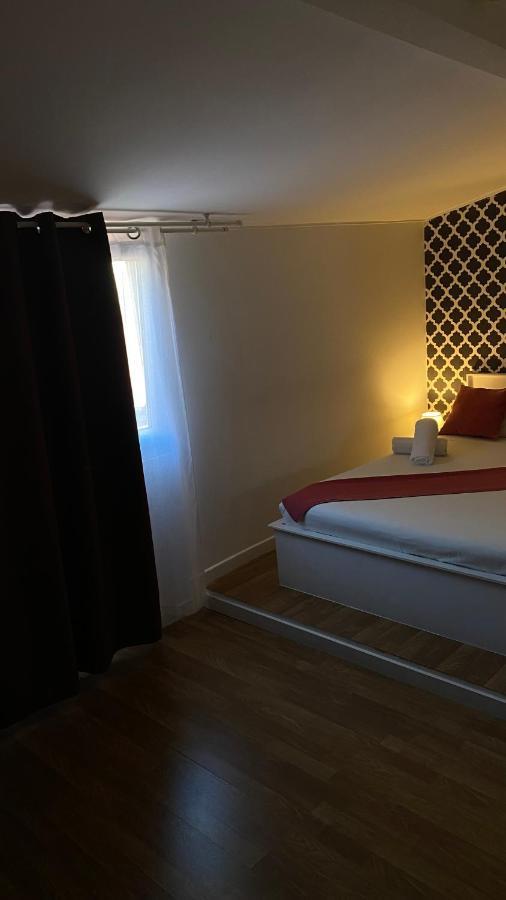 Brandao House Vandrerhjem Caparica Eksteriør bilde