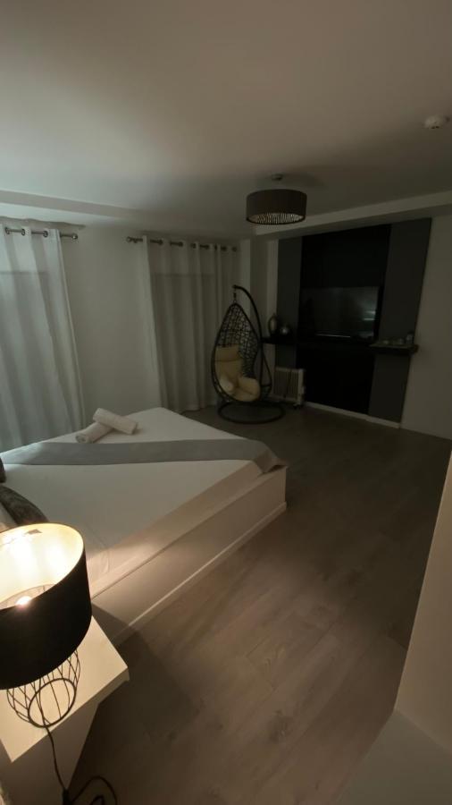 Brandao House Vandrerhjem Caparica Eksteriør bilde