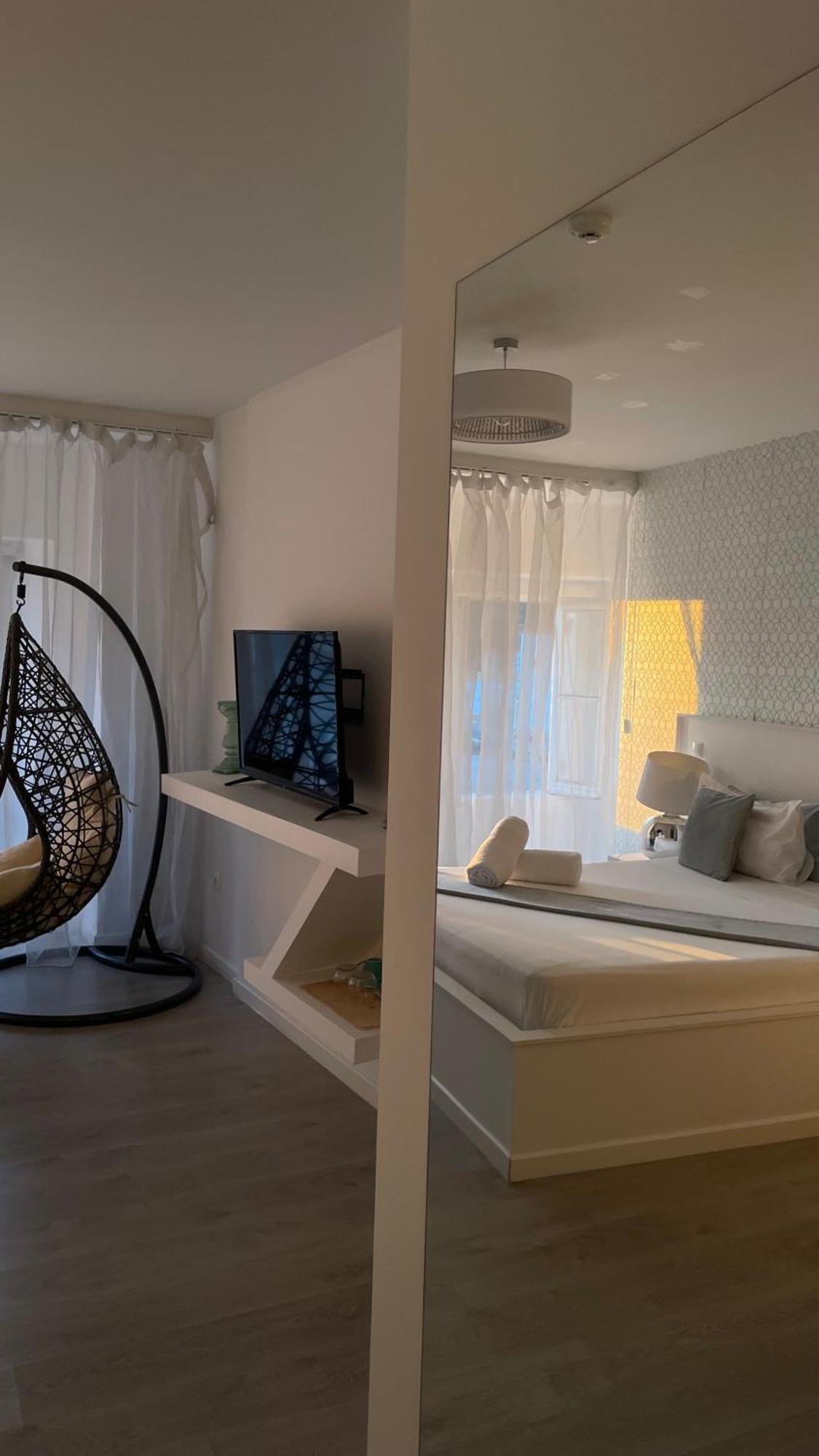 Brandao House Vandrerhjem Caparica Eksteriør bilde