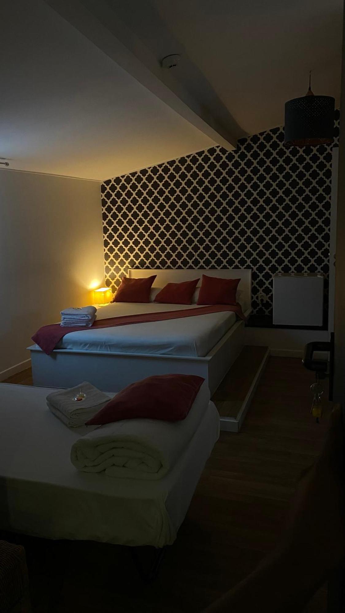 Brandao House Vandrerhjem Caparica Eksteriør bilde